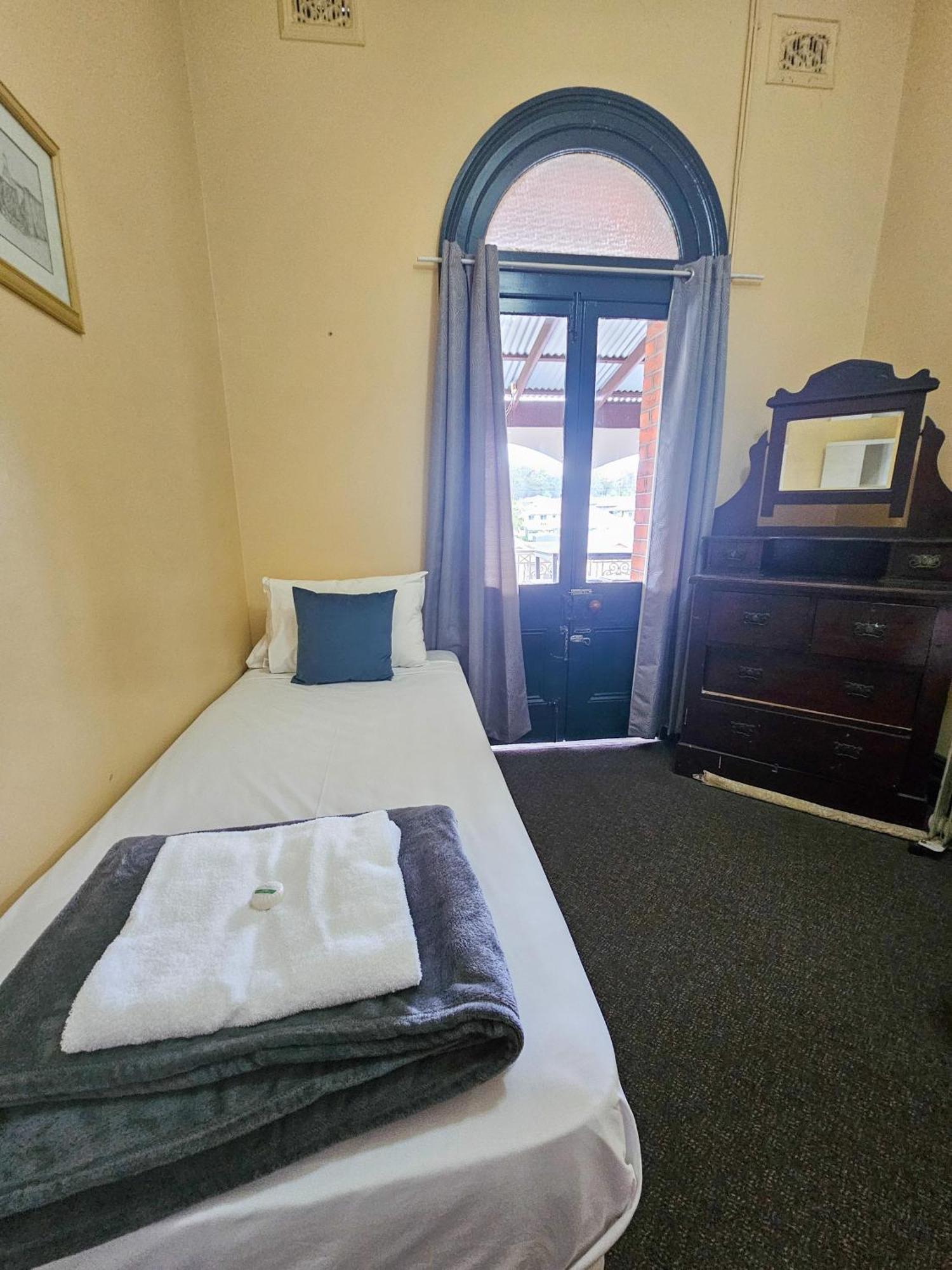 Bellbird Hotel Cessnock Exteriör bild
